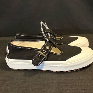 Vans Style 93 Mary Jane Women Size 6.5 Black White Canvas Buckle Shoes NEW